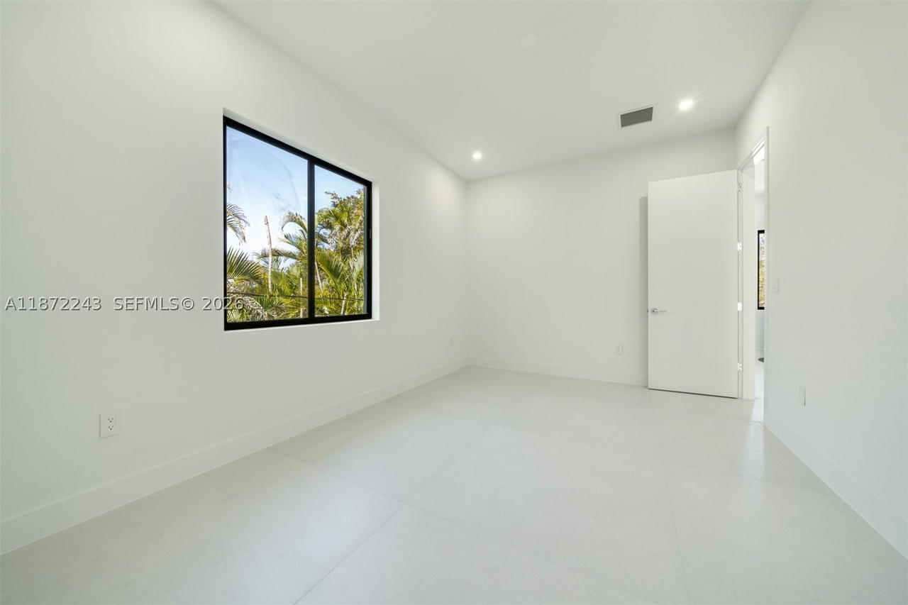 Real estate property located at 8620 112 ST, Miami-dade, N/a, Miami, FL