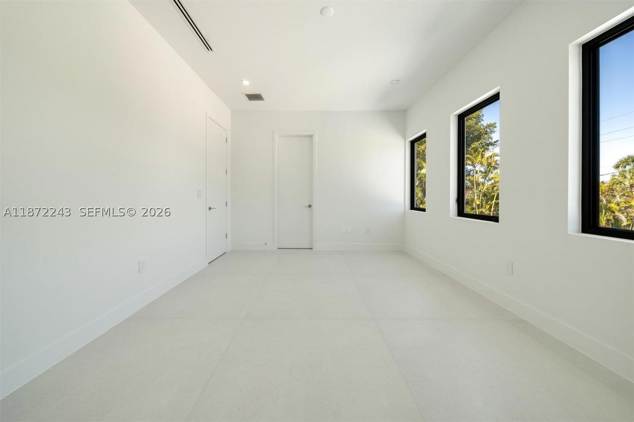 Real estate property located at 8620 112 ST, Miami-dade, N/a, Miami, FL