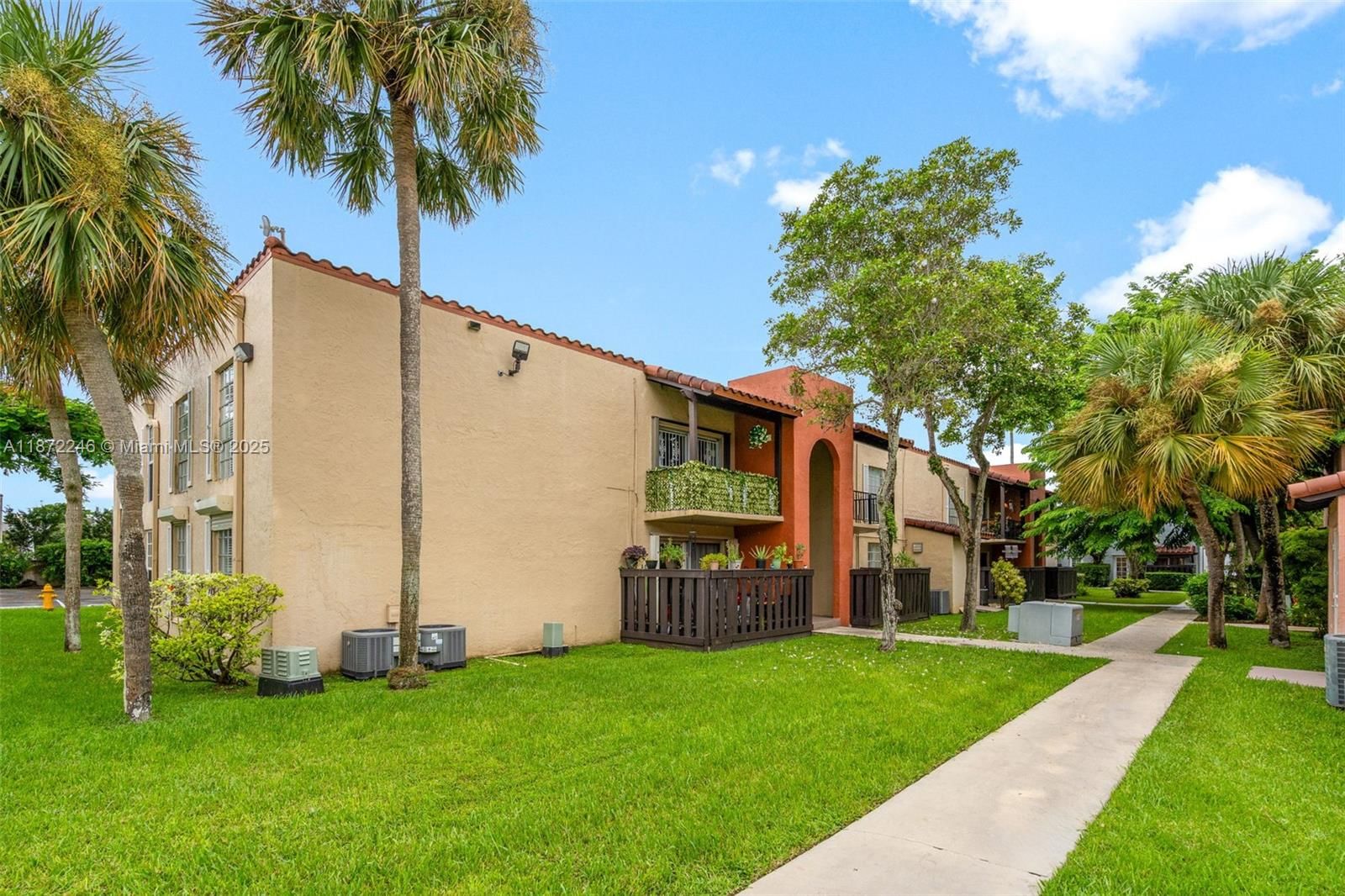 Real estate property located at 10834 Kendall Dr X12, Miami-dade, Spanish Trace Condo, Miami, FL
