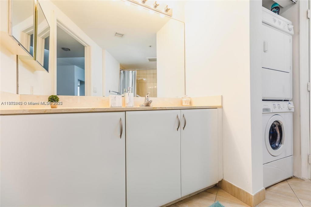 Real estate property located at 1750 Bayshore Dr #2402, Miami-dade, Opera Tower Condo, Miami, FL
