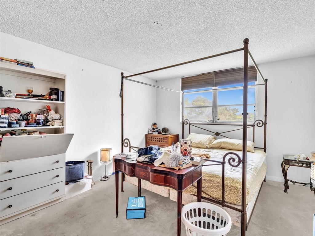 Real estate property located at 445 195th St #431, Miami-dade, Royal Oaks Condo, Miami, FL
