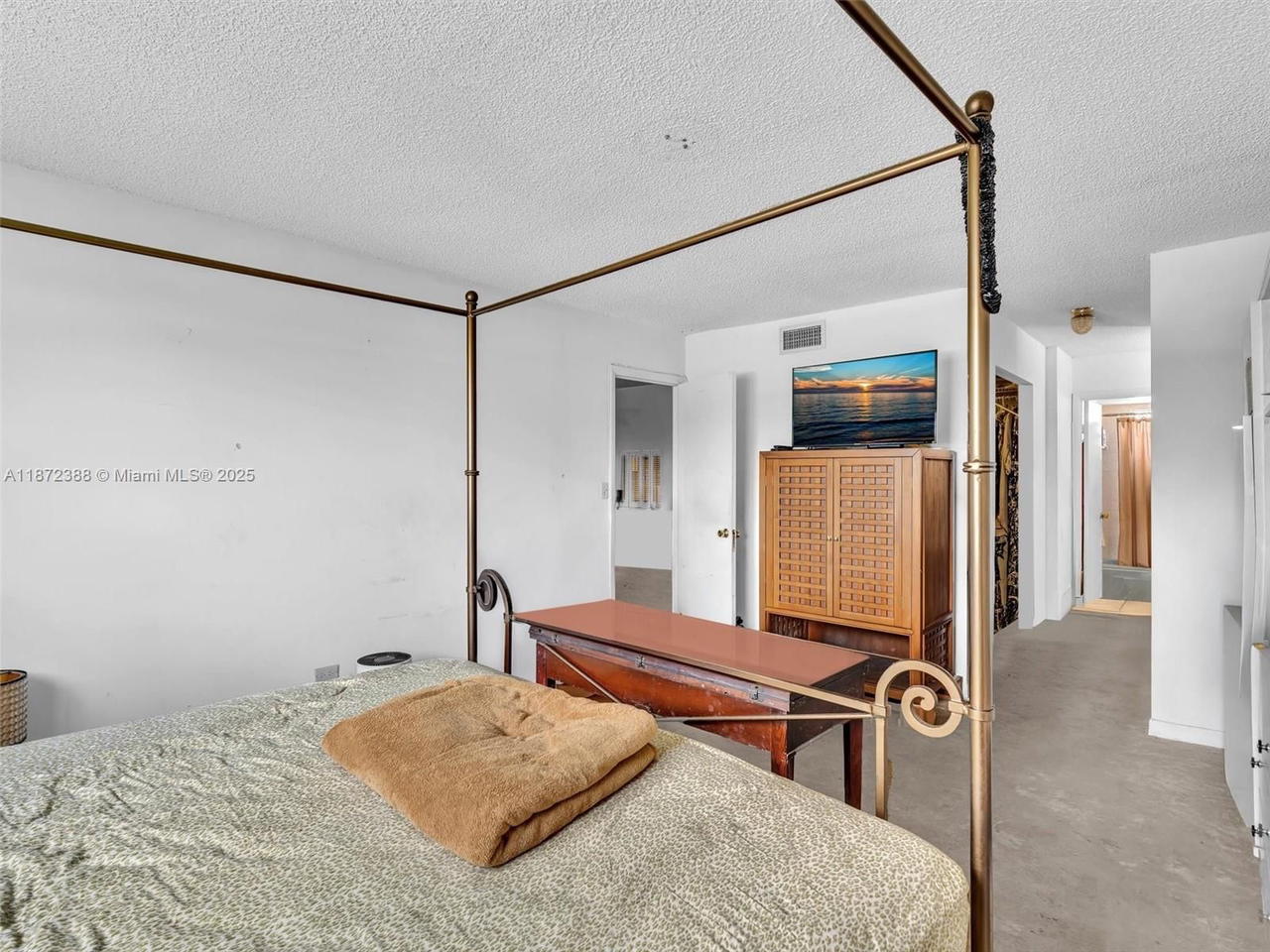 Real estate property located at 445 195th St #431, Miami-dade, Royal Oaks Condo, Miami, FL