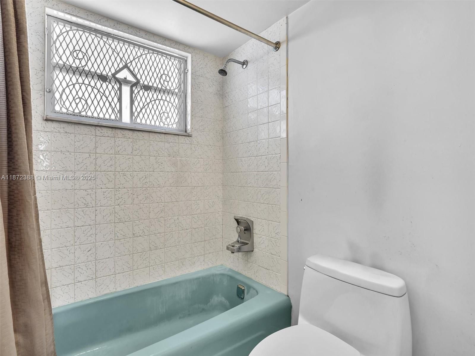 Real estate property located at 445 195th St #431, Miami-dade, Royal Oaks Condo, Miami, FL