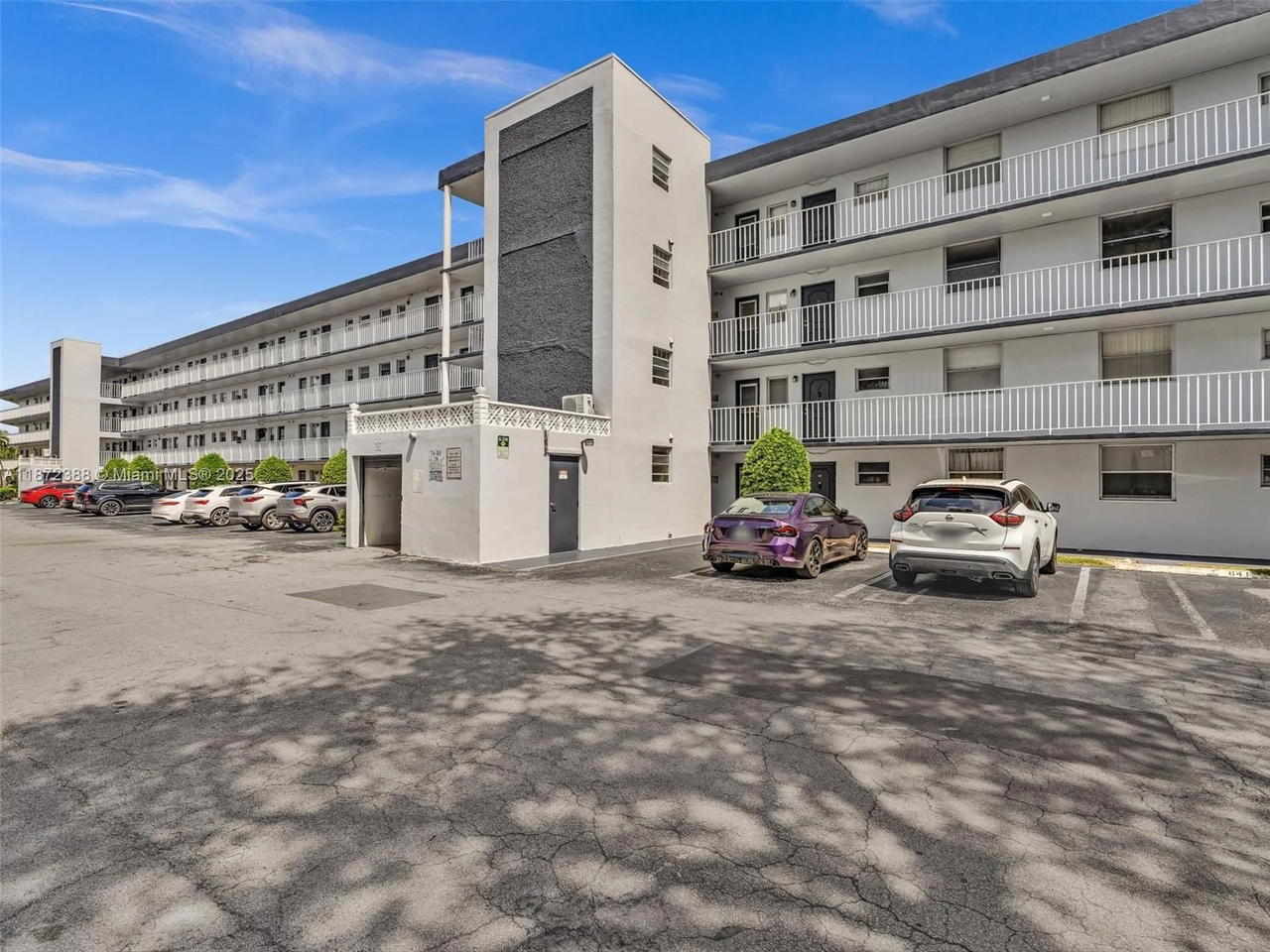 Real estate property located at 445 195th St #431, Miami-dade, Royal Oaks Condo, Miami, FL