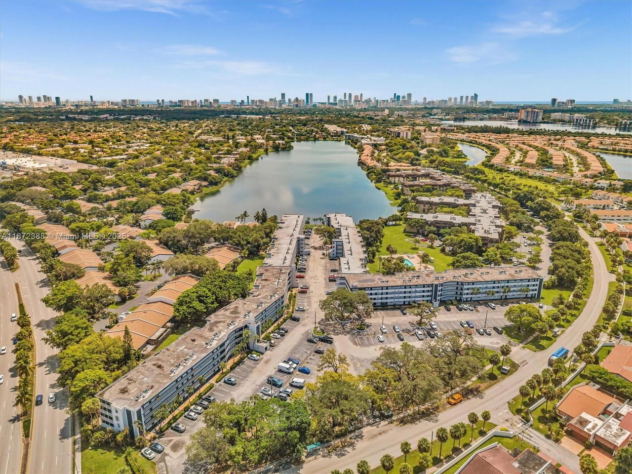 Real estate property located at 445 195th St #431, Miami-dade, Royal Oaks Condo, Miami, FL