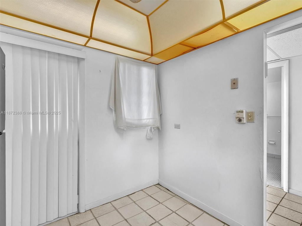 Real estate property located at 445 195th St #431, Miami-dade, Royal Oaks Condo, Miami, FL