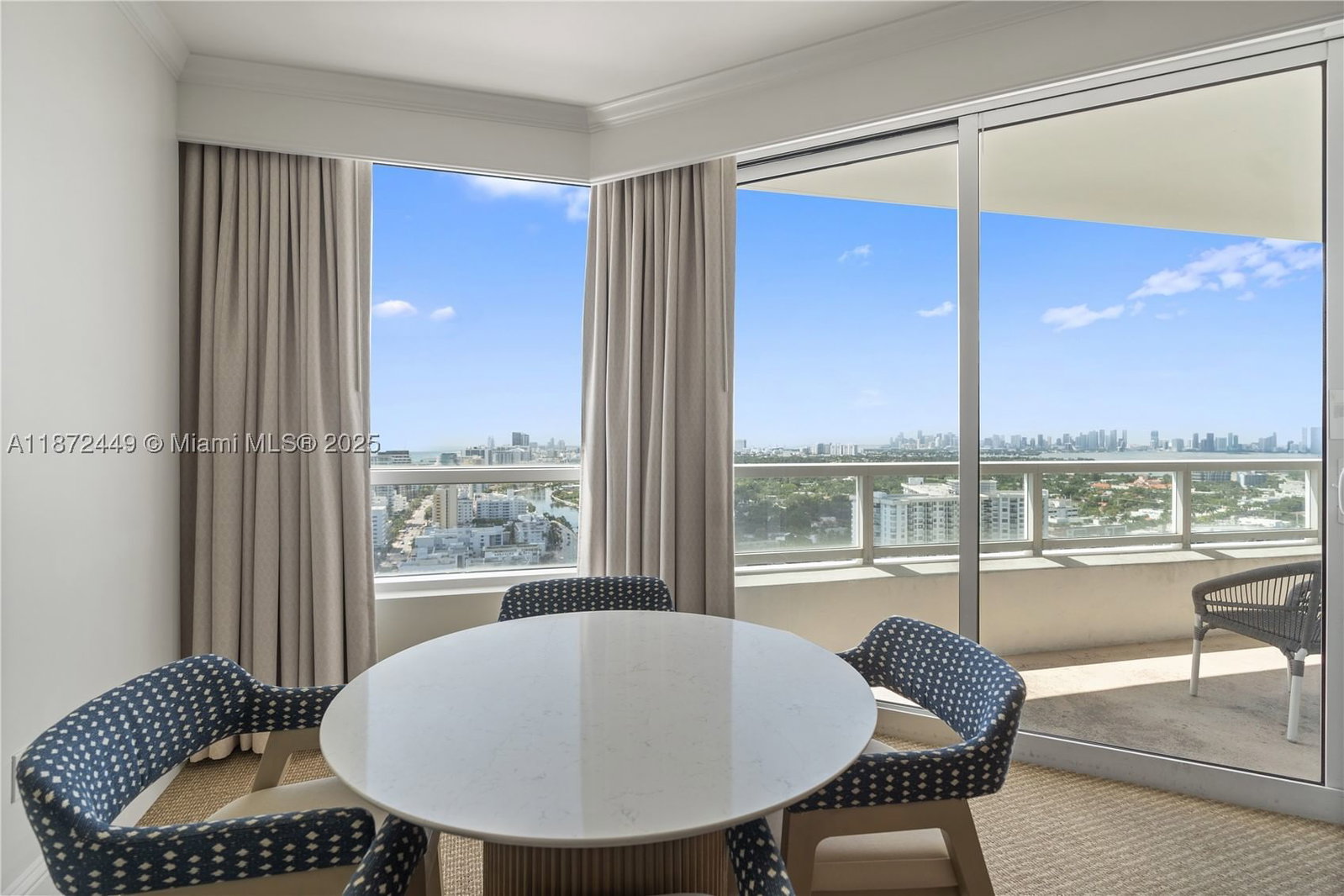 Real estate property located at 4401 Collins Ave #2712, Miami-dade, Fontainebleau Ii Condo, Miami Beach, FL