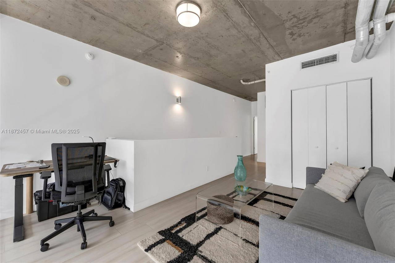 Real estate property located at 690 1st Ct #2710, Miami-dade, Neo Vertika Condo, Miami, FL