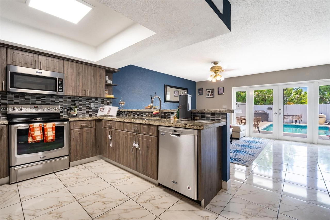 Real estate property located at 7305 2nd Ct, Miami-dade, First Addn To Palm Spring, Hialeah, FL