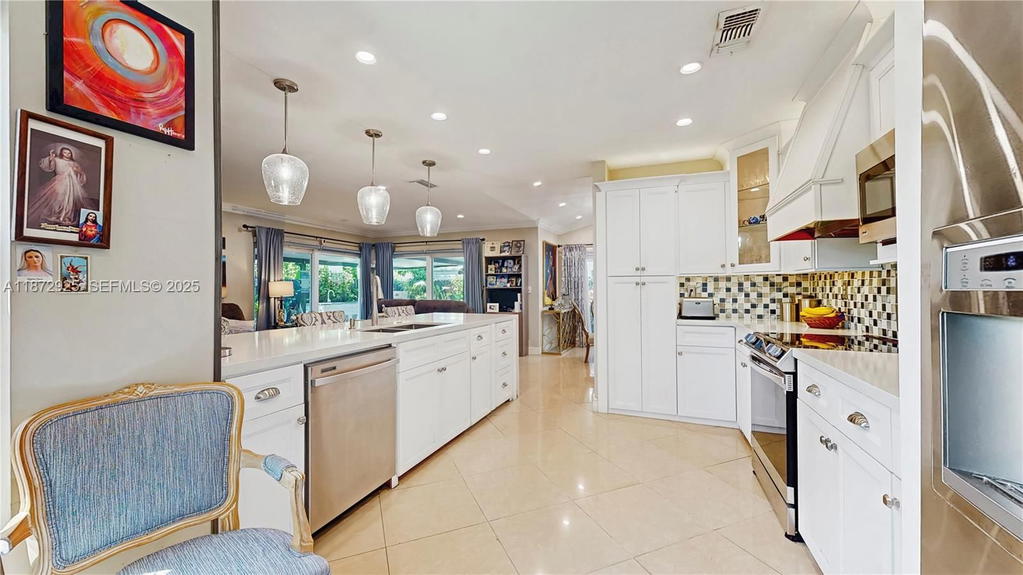 Real estate property located at 982 133rd Ct, Miami-dade, Venezia Homes Estates Ist, Miami, FL