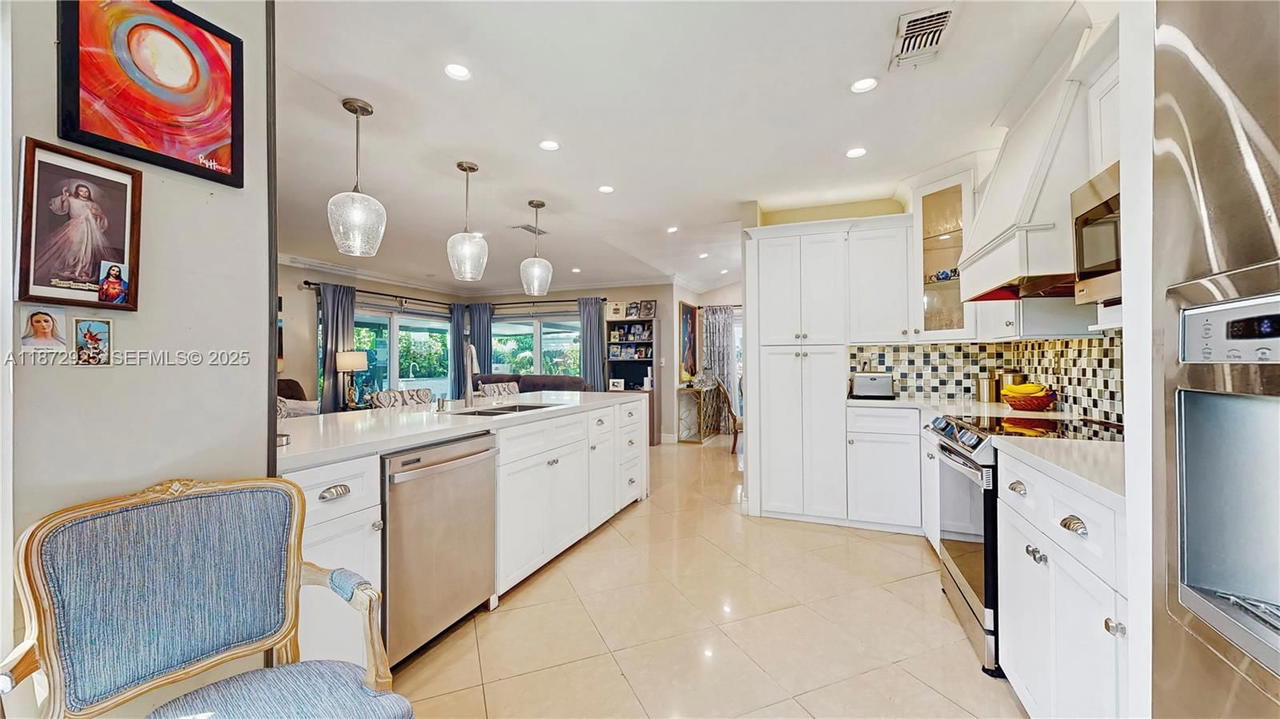 Real estate property located at 982 133rd Ct, Miami-dade, Venezia Homes Estates Ist, Miami, FL