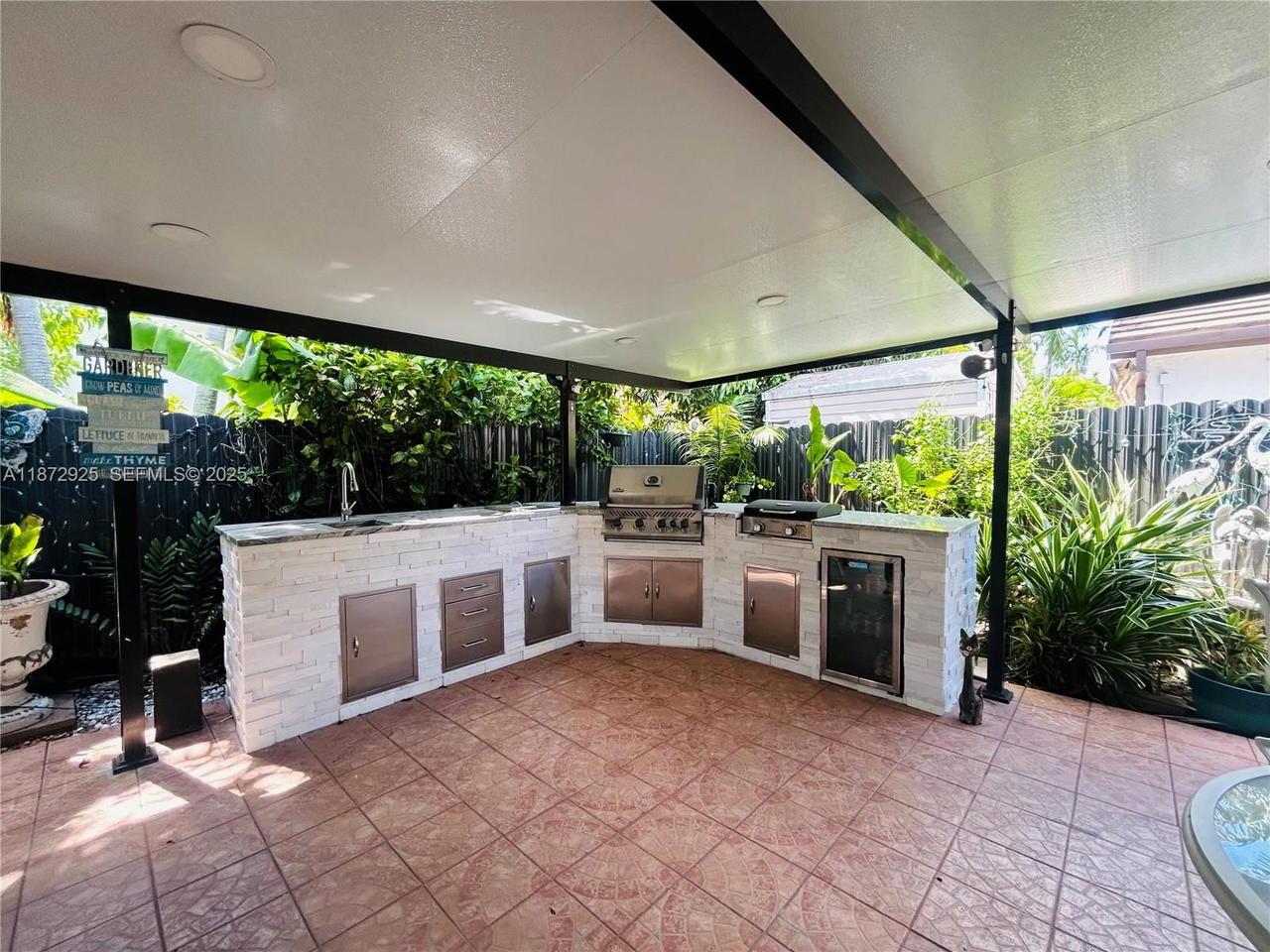 Real estate property located at 982 133rd Ct, Miami-dade, Venezia Homes Estates Ist, Miami, FL