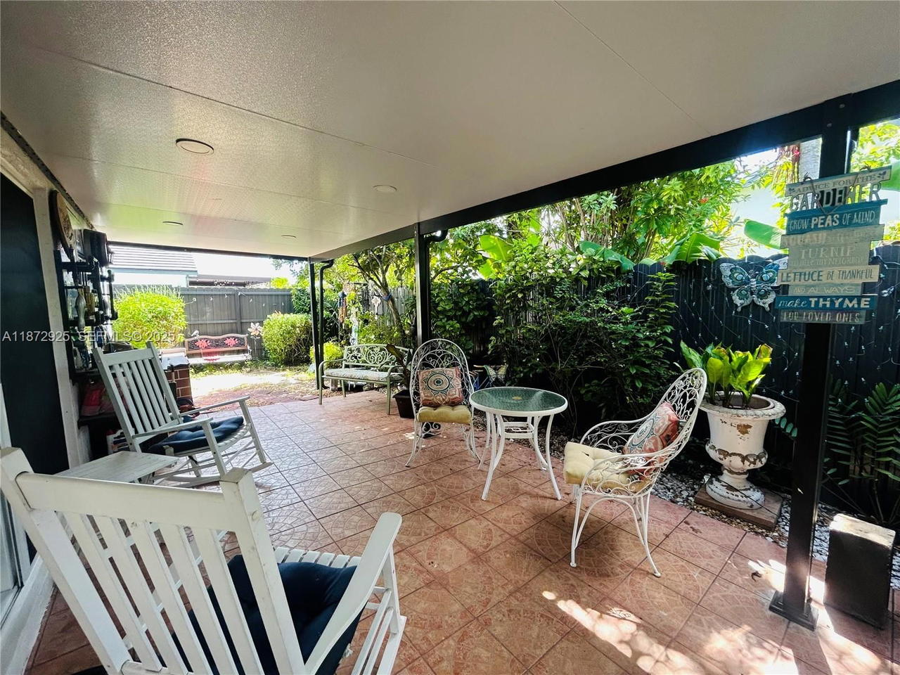Real estate property located at 982 133rd Ct, Miami-dade, Venezia Homes Estates Ist, Miami, FL