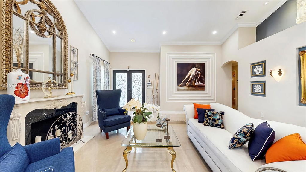 Real estate property located at 982 133rd Ct, Miami-dade, Venezia Homes Estates Ist, Miami, FL