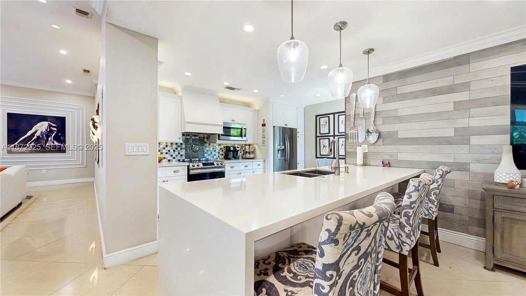 Real estate property located at 982 133rd Ct, Miami-dade, Venezia Homes Estates Ist, Miami, FL