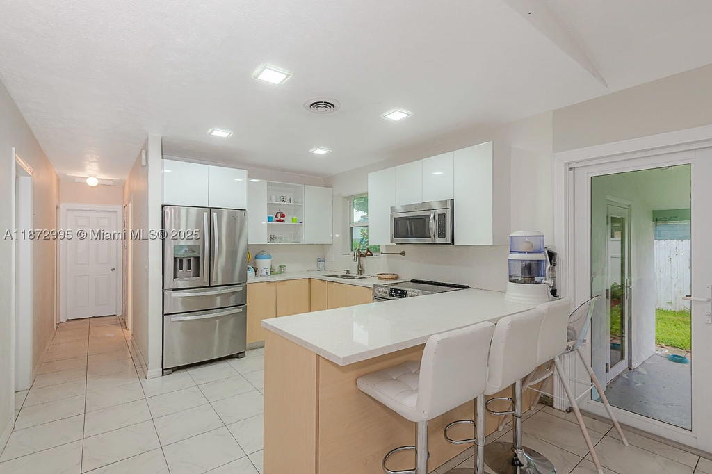Real estate property located at 21140 26th Ave, Miami-dade, Sunswept Isle, Miami, FL
