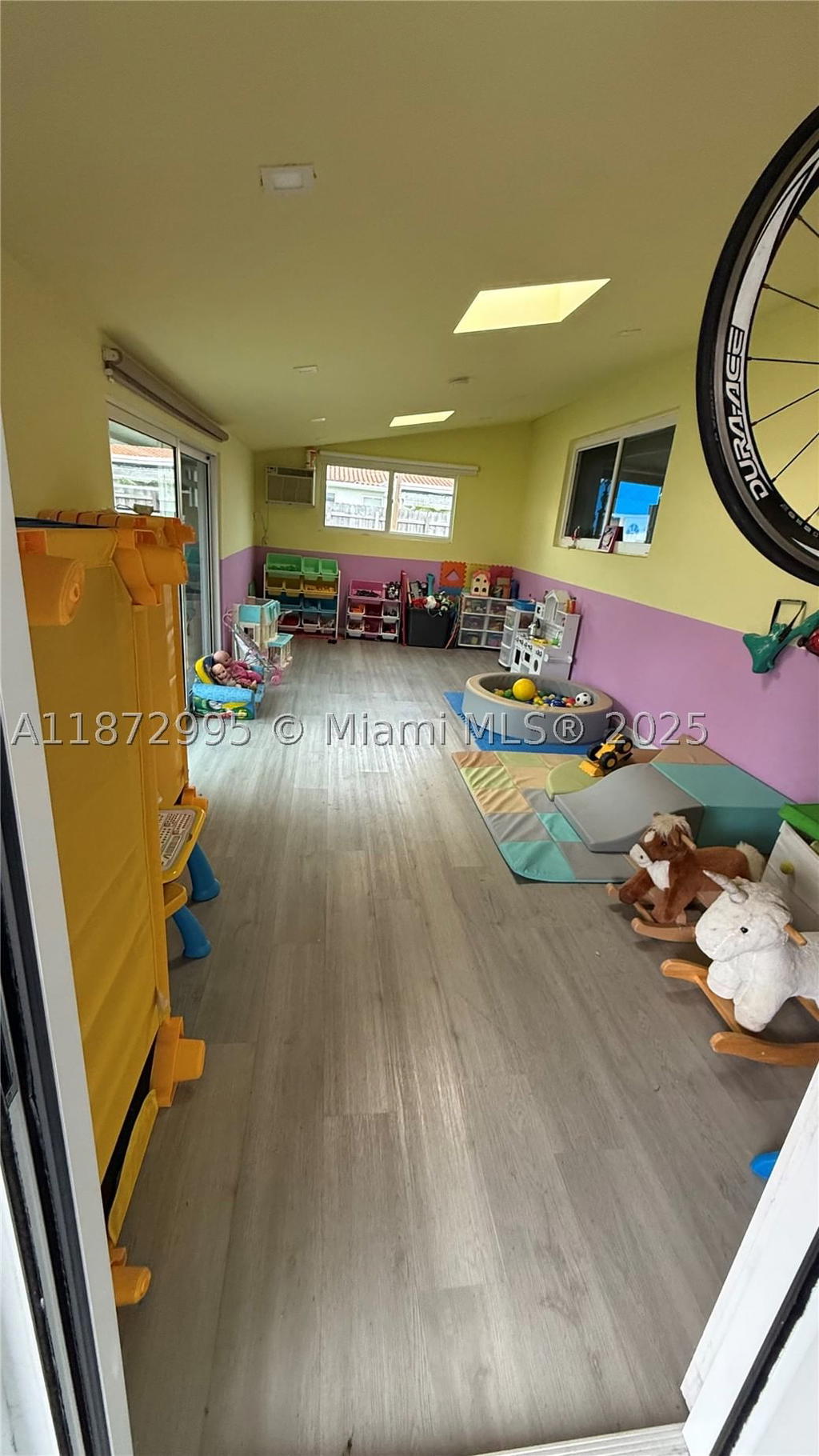 Real estate property located at 21140 26th Ave, Miami-dade, Sunswept Isle, Miami, FL