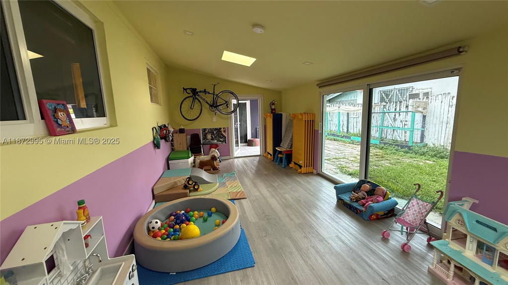 Real estate property located at 21140 26th Ave, Miami-dade, Sunswept Isle, Miami, FL