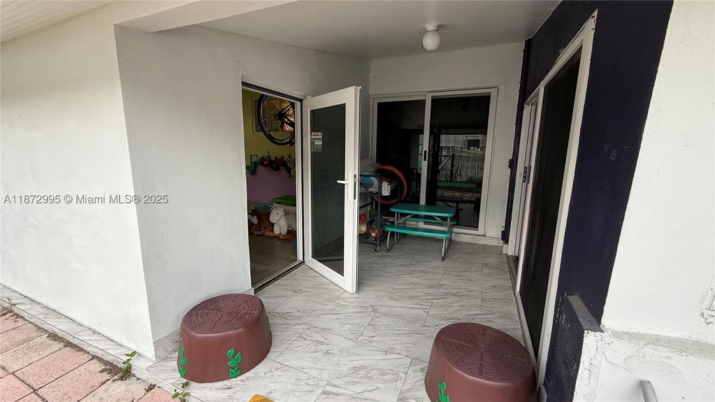 Real estate property located at 21140 26th Ave, Miami-dade, Sunswept Isle, Miami, FL