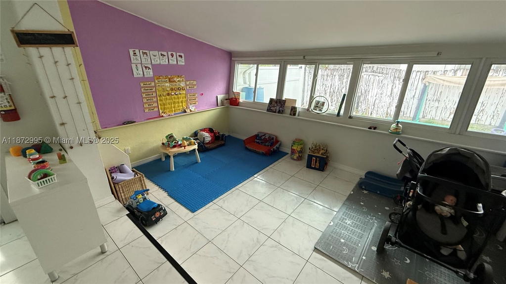Real estate property located at 21140 26th Ave, Miami-dade, Sunswept Isle, Miami, FL