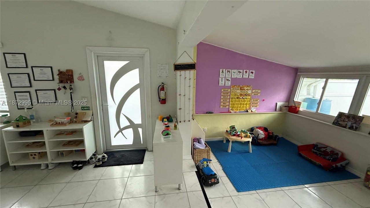 Real estate property located at 21140 26th Ave, Miami-dade, Sunswept Isle, Miami, FL
