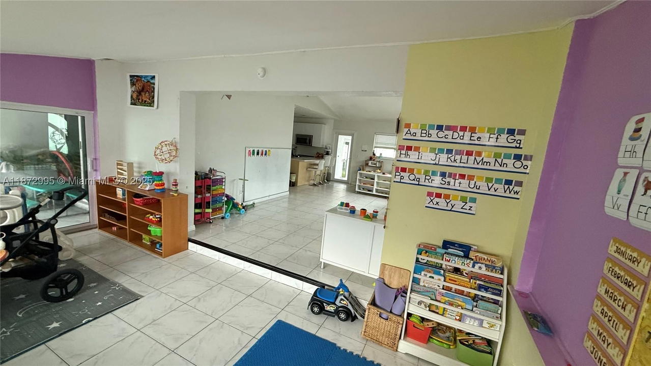 Real estate property located at 21140 26th Ave, Miami-dade, Sunswept Isle, Miami, FL