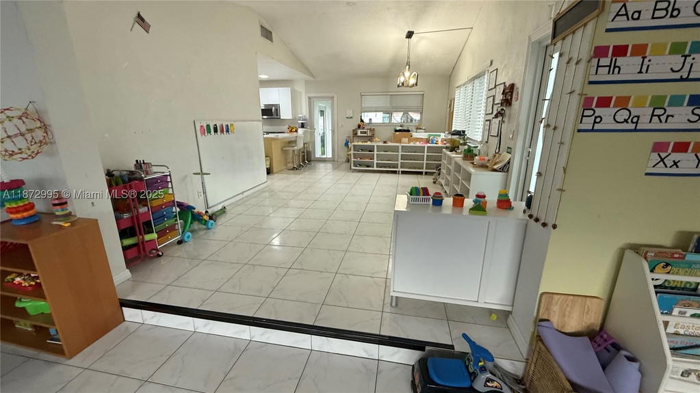 Real estate property located at 21140 26th Ave, Miami-dade, Sunswept Isle, Miami, FL