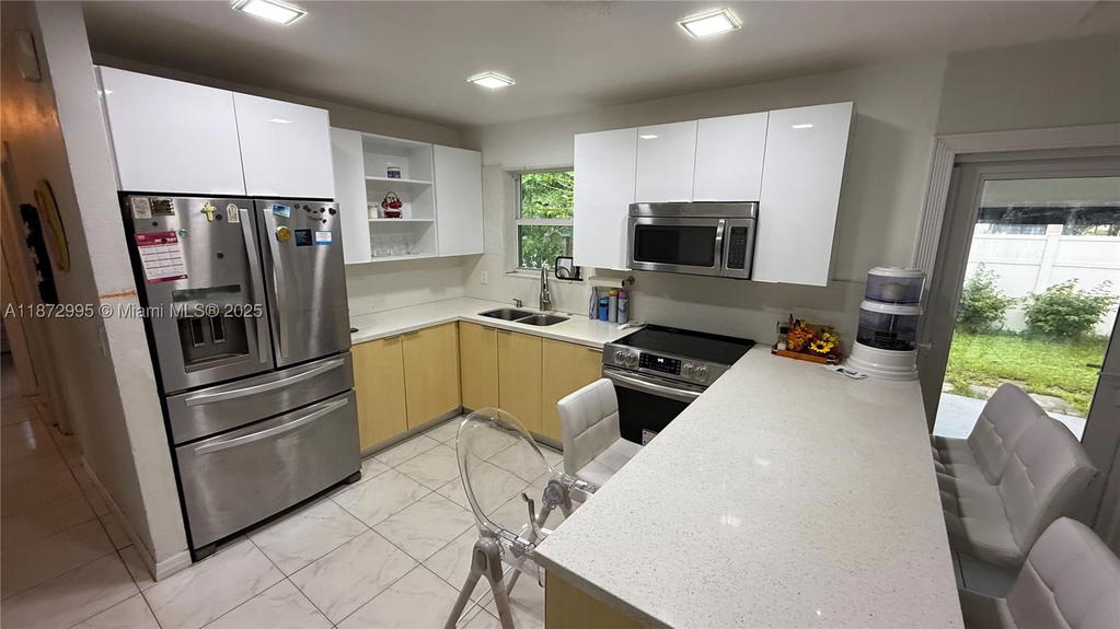 Real estate property located at 21140 26th Ave, Miami-dade, Sunswept Isle, Miami, FL