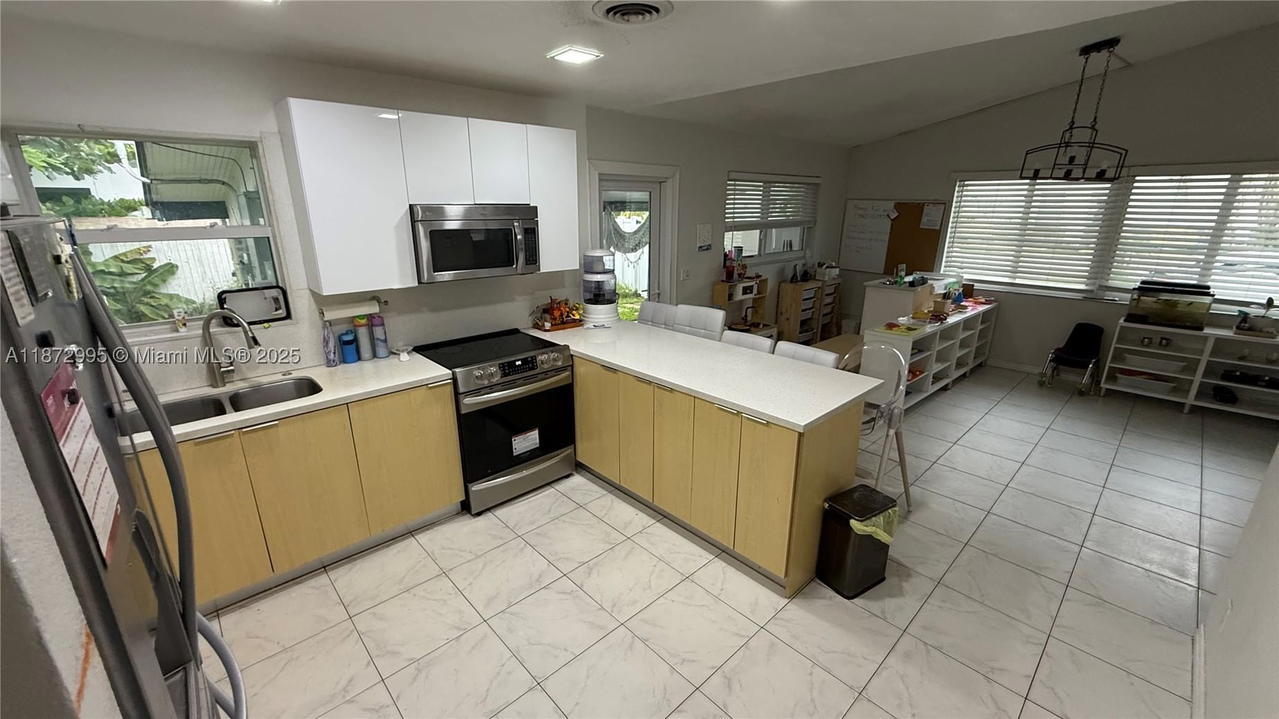 Real estate property located at 21140 26th Ave, Miami-dade, Sunswept Isle, Miami, FL