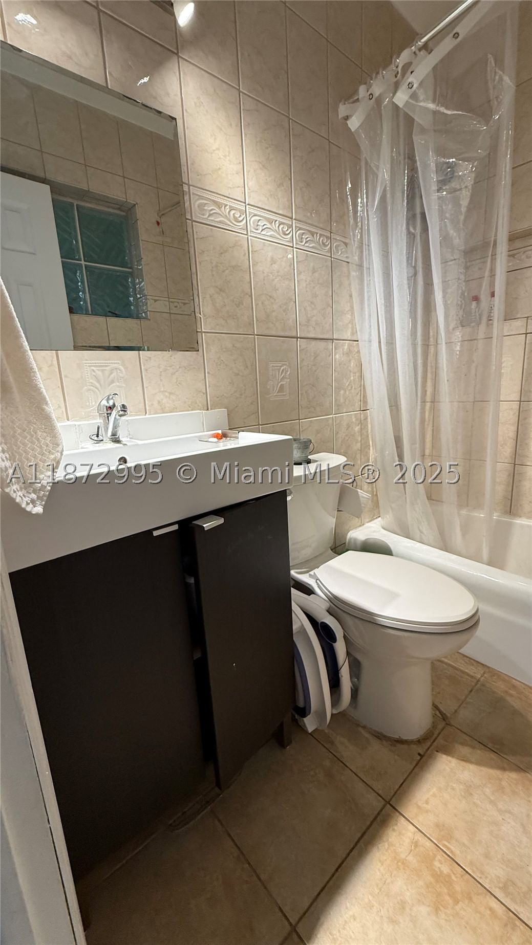 Real estate property located at 21140 26th Ave, Miami-dade, Sunswept Isle, Miami, FL