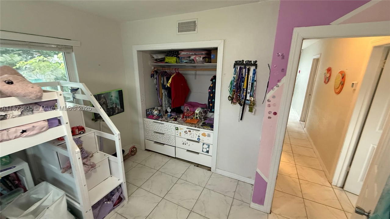 Real estate property located at 21140 26th Ave, Miami-dade, Sunswept Isle, Miami, FL