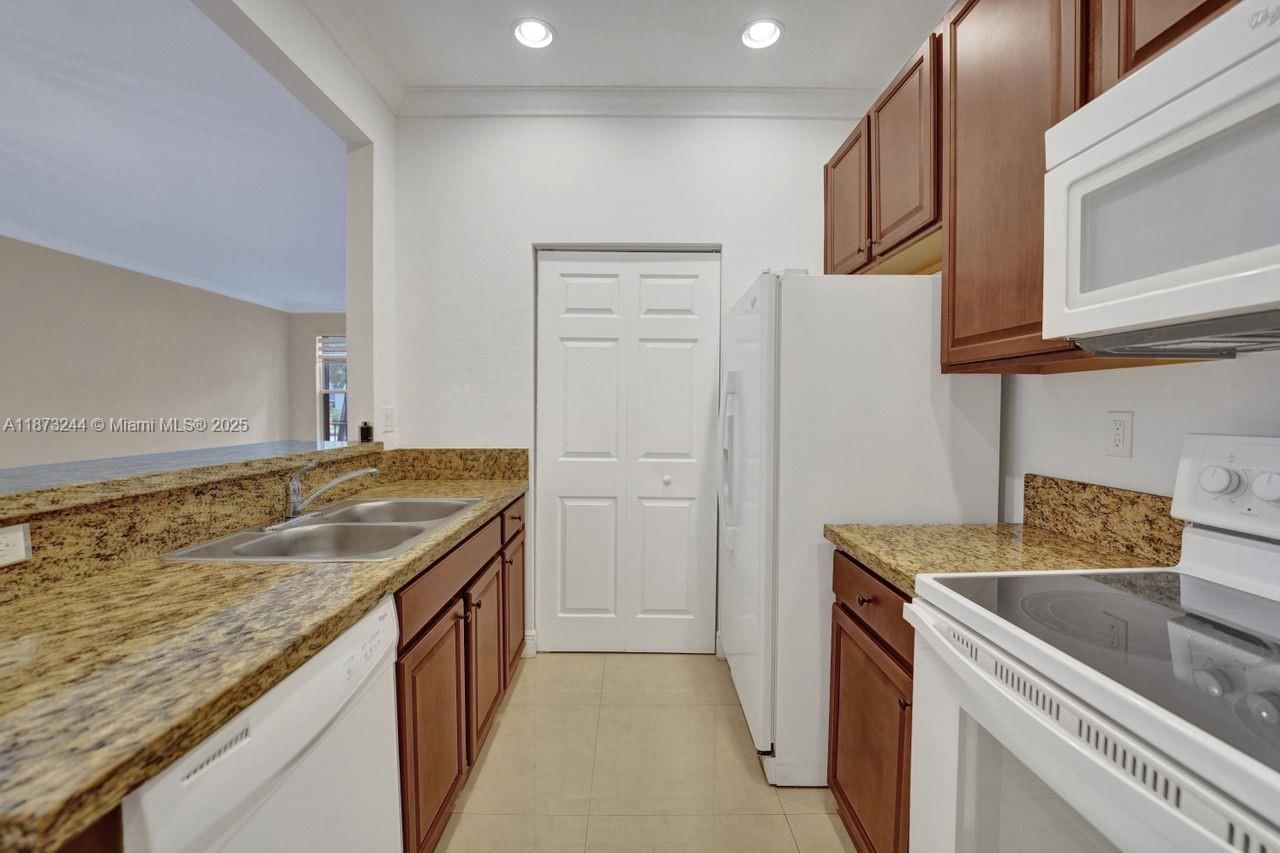Real estate property located at 1404 147th Ave, Broward, Cobblestone, Pembroke Pines, FL