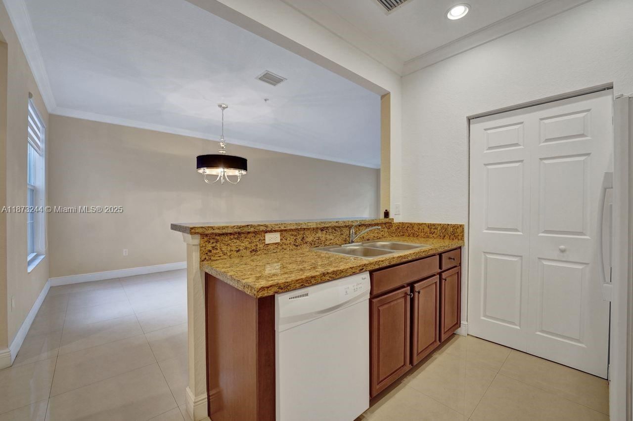 Real estate property located at 1404 147th Ave, Broward, Cobblestone, Pembroke Pines, FL