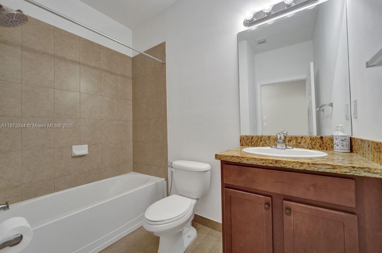 Real estate property located at 1404 147th Ave, Broward, Cobblestone, Pembroke Pines, FL