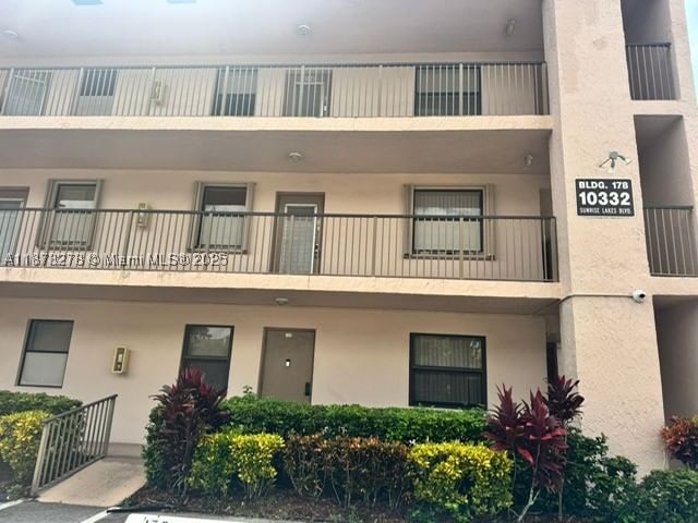 Real estate property located at 10332 Sunrise Lakes Blvd #106, Broward, Sunrise Lakes Phase 4, Sunrise, FL
