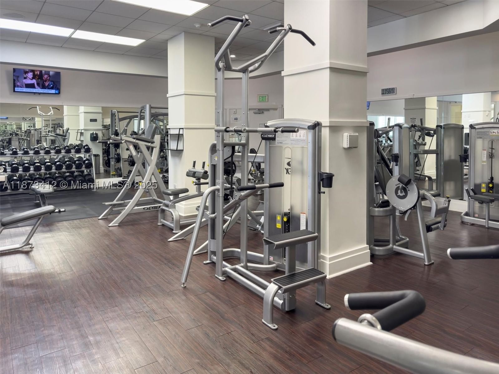 Real estate property located at 701 Brickell Key Blvd #1106, Miami-dade, Courvoisier Courts Condo, Miami, FL