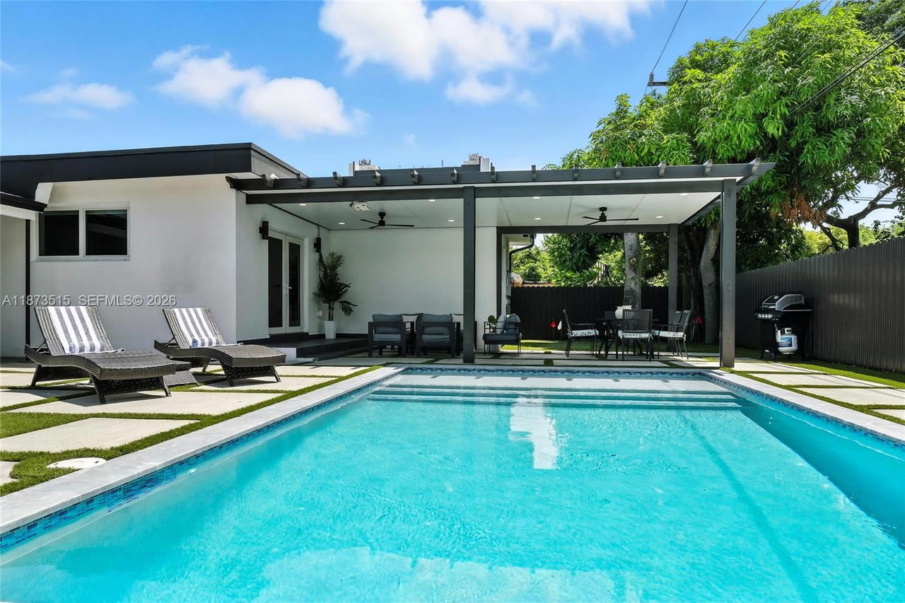 Real estate property located at 16830 6th Ct, Miami-dade, 1st Addn To Panuleta Gard, North Miami Beach, FL