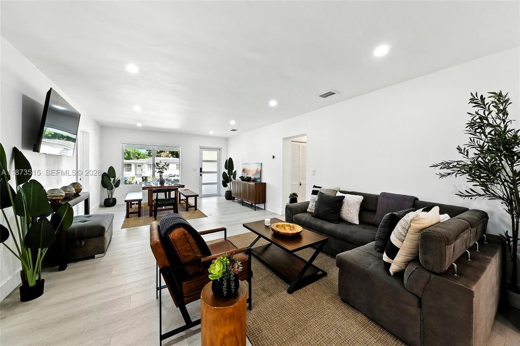 Real estate property located at 16830 6th Ct, Miami-dade, 1st Addn To Panuleta Gard, North Miami Beach, FL