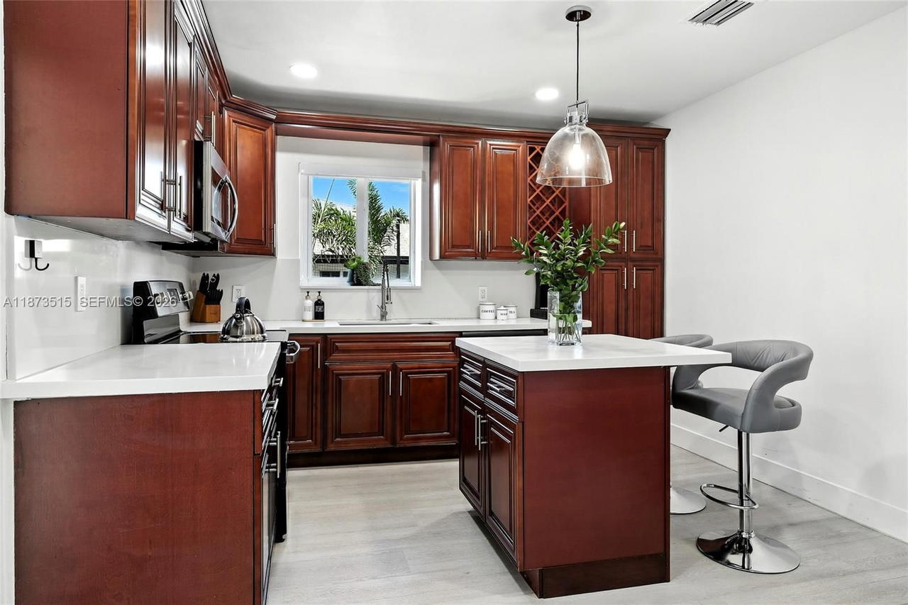 Real estate property located at 16830 6th Ct, Miami-dade, 1st Addn To Panuleta Gard, North Miami Beach, FL
