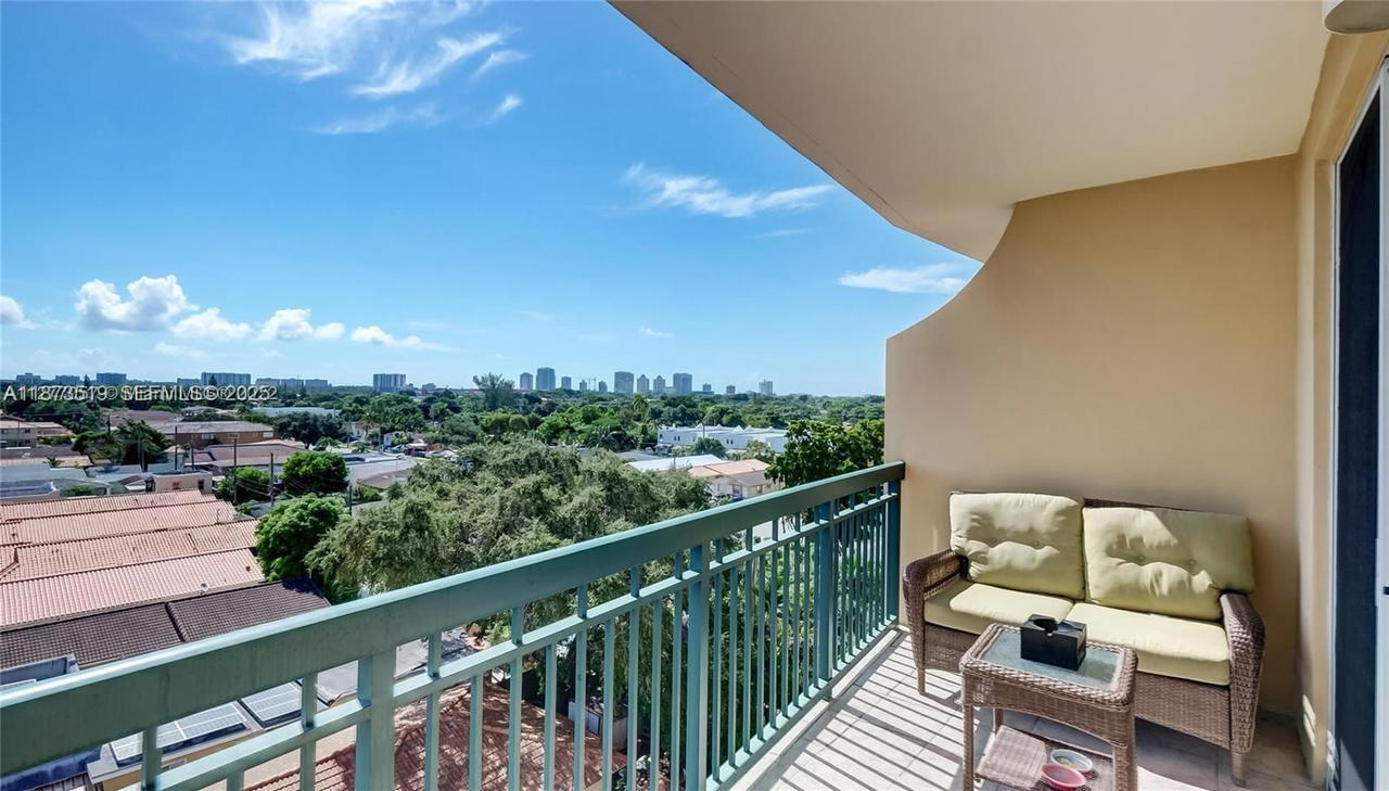 Real estate property located at 2501 Douglas Rd #601, Miami-dade, Douglas Place Condo, Miami, FL