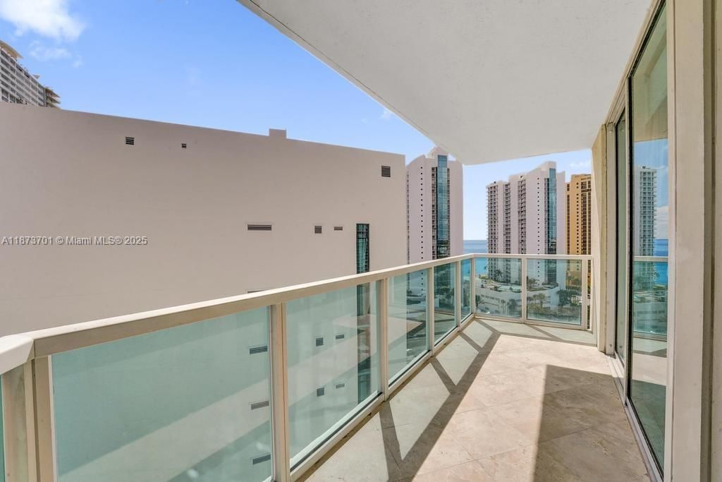 Real estate property located at 150 Sunny Isles Blvd #1-1606, Miami-dade, St Tropez On The Bay 1 Co, Sunny Isles Beach, FL