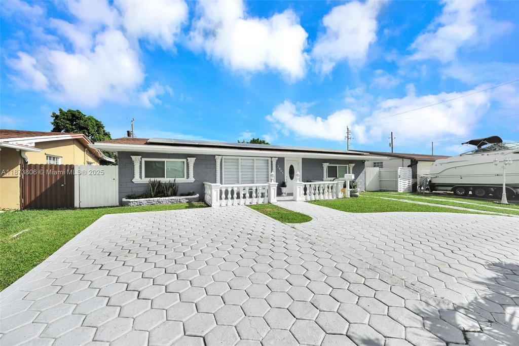 Real estate property located at 7905 Ramona St, Broward, Miramar Sec 14, Miramar, FL