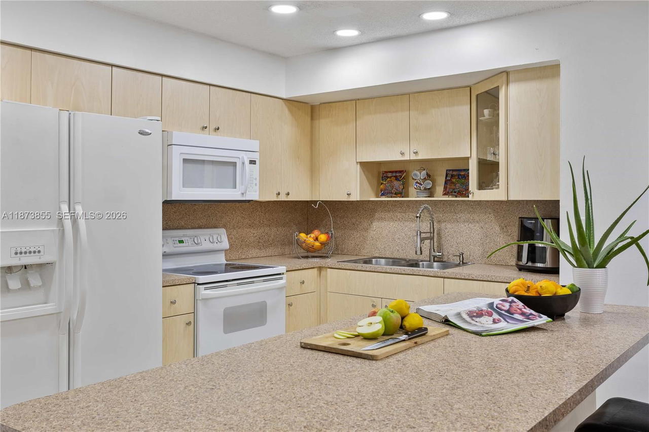 Real estate property located at 7801 9th Ter, Miami-dade, Amend Plat Of F R F Sub, Miami, FL
