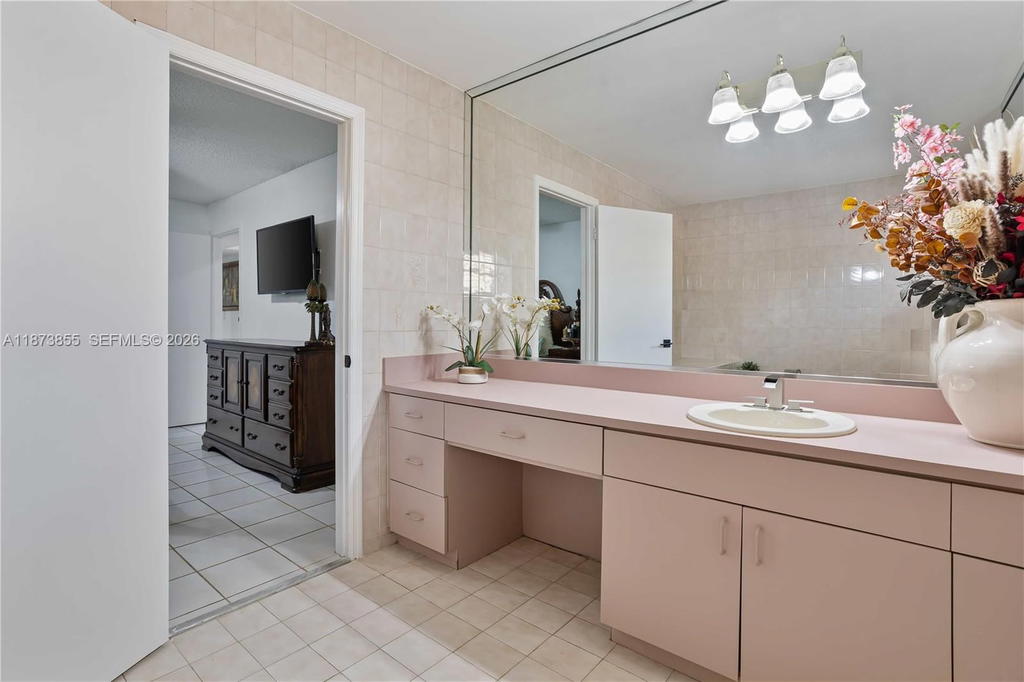 Real estate property located at 7801 9th Ter, Miami-dade, Amend Plat Of F R F Sub, Miami, FL