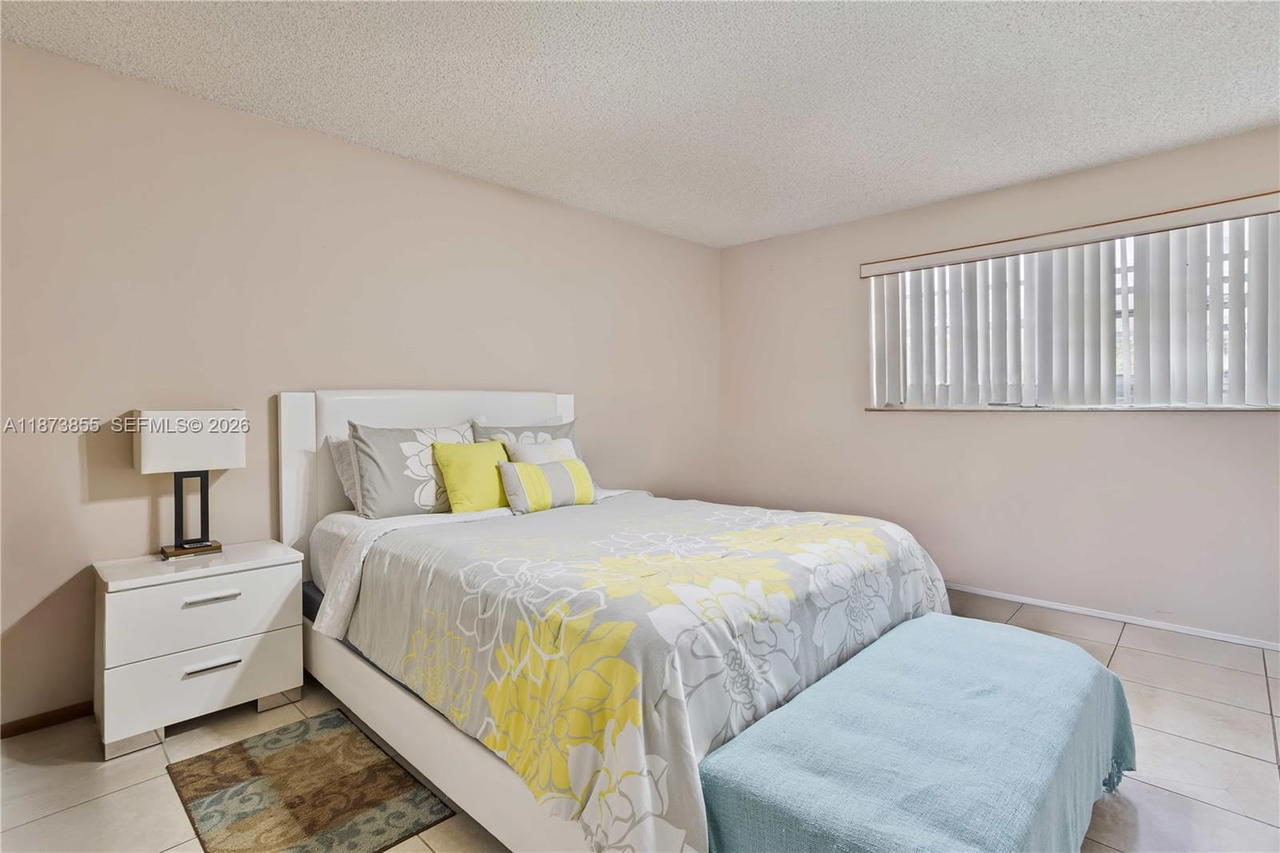 Real estate property located at 7801 9th Ter, Miami-dade, Amend Plat Of F R F Sub, Miami, FL