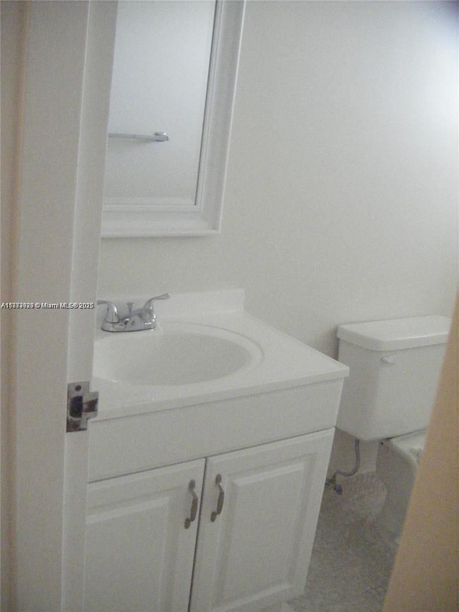 Real estate property located at 8401 Lagos De Campo Blvd #204V, Broward, Sands Point Condominium V, Tamarac, FL