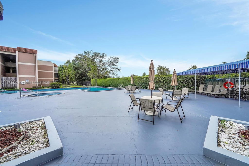 Real estate property located at 8401 Lagos De Campo Blvd #204V, Broward, Sands Point Condominium V, Tamarac, FL