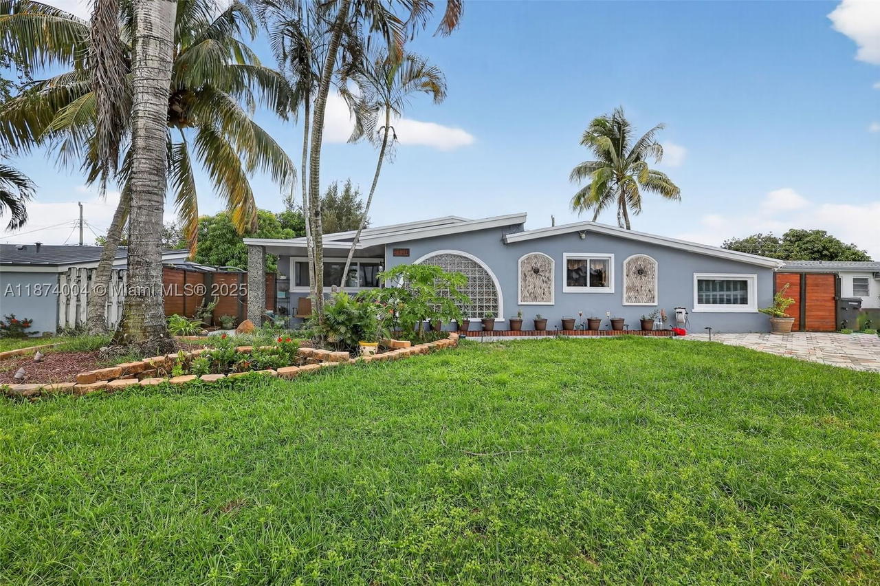 Real estate property located at 7120 Wilson St, Broward, Heritage Homes First Add, Hollywood, FL