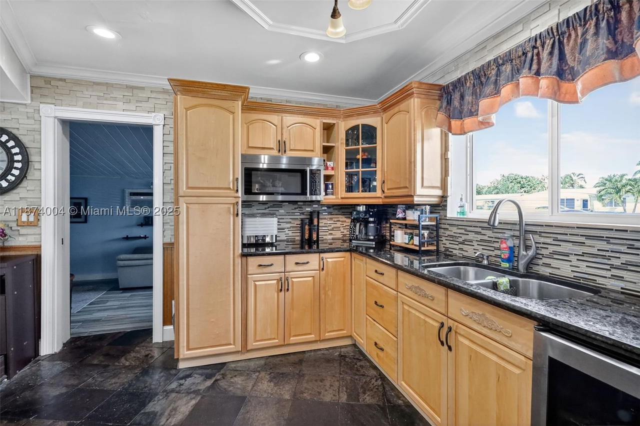 Real estate property located at 7120 Wilson St, Broward, Heritage Homes First Add, Hollywood, FL