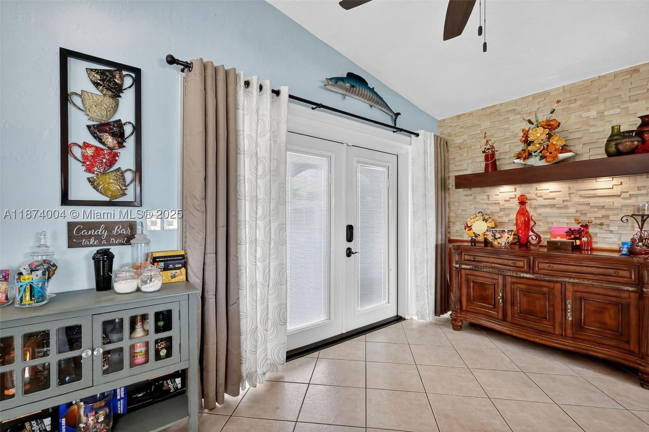 Real estate property located at 7120 Wilson St, Broward, Heritage Homes First Add, Hollywood, FL